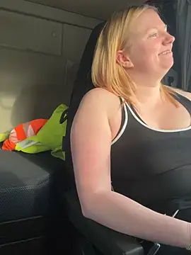 TruckerBabeLeenchen online show from 04.09.26