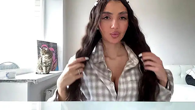 AlvinaMair online show from 04.30.26
