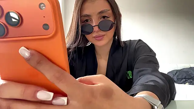 AlvinaMair online show from 05.06.26