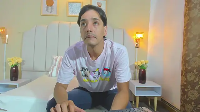 Snapshot of justinschneider chatting on 04.04.26 justinschneider online show from 04.04.26