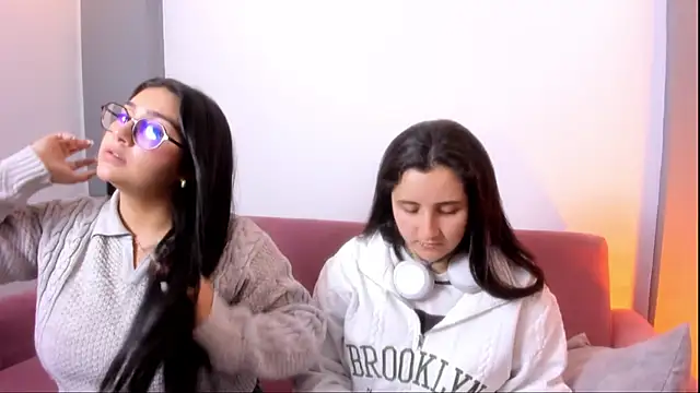 Elisa n Emma online show from 05.05.26