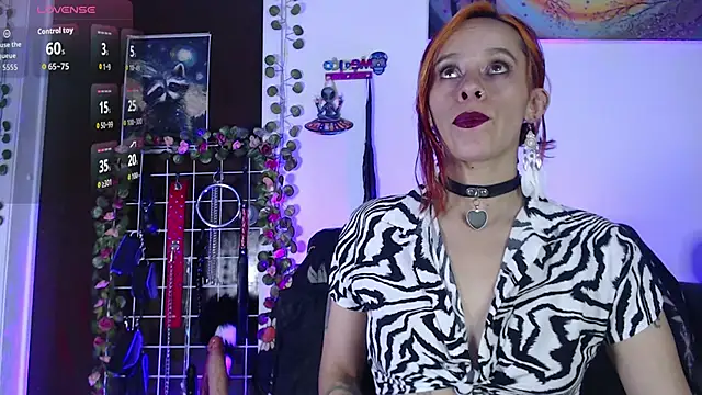 Snapshot of Lexxii_hot_col chatting on 06.13.26 Lexxii hot col online show from 06.13.26