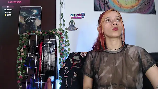 Snapshot of Lexxii_hot_col chatting on 06.21.26 Lexxii hot col online show from 06.21.26