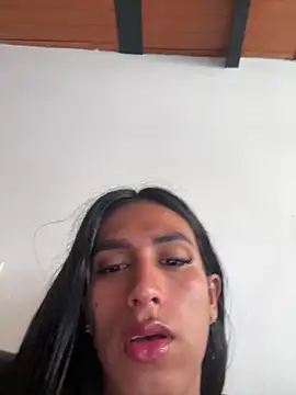 Snapshot of luna_duque chatting on 05.27.26 luna duque online show from 05.27.26