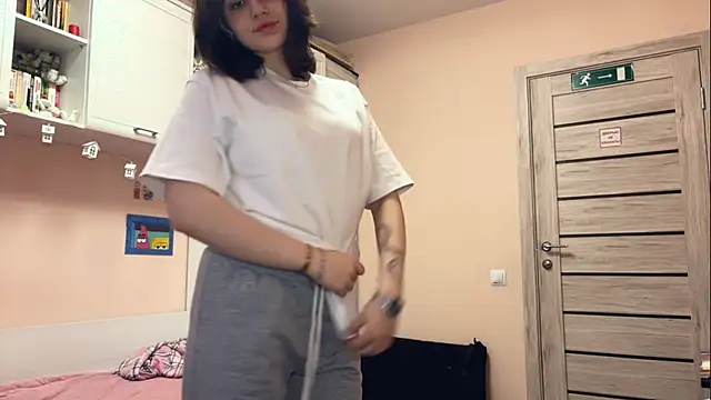 NoraSweetie online show from 04.02.26