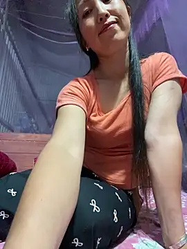 Snapshot of Huonglyna chatting on 04.15.26 Huonglyna online show from 04.15.26