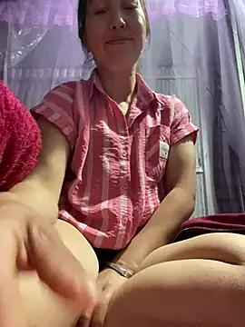 Snapshot of Huonglyna chatting on 05.03.26 Huonglyna online show from 05.03.26