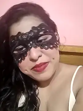 Maskedcurves online show from 04.04.26