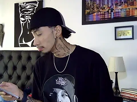 pippe hot22 online show from 04.08.26