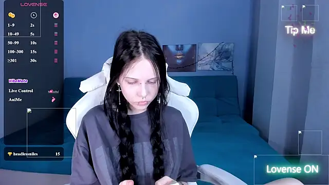 Snapshot of SugarBunny18 chatting on 06.18.26 SugarBunny18 online show from 06.18.26