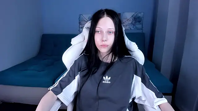 Snapshot of SugarBunny18 chatting on 07.18.26 SugarBunny18 online show from 07.18.26