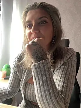 Snapshot of Isabella_varella- chatting on 07.10.26 Isabella varella- online show from 07.10.26