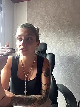 Snapshot of Isabella_varella- chatting on 07.14.26 Isabella varella- online show from 07.14.26