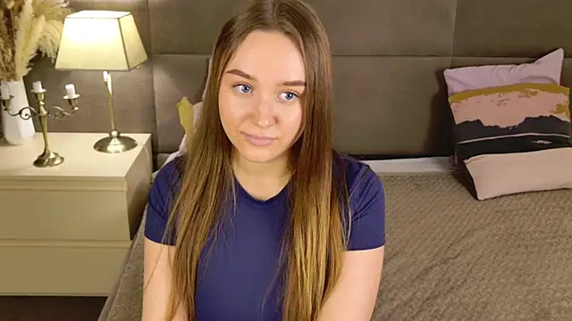 Snapshot of flora_glow chatting on 04.06.26 flora glow online show from 04.06.26