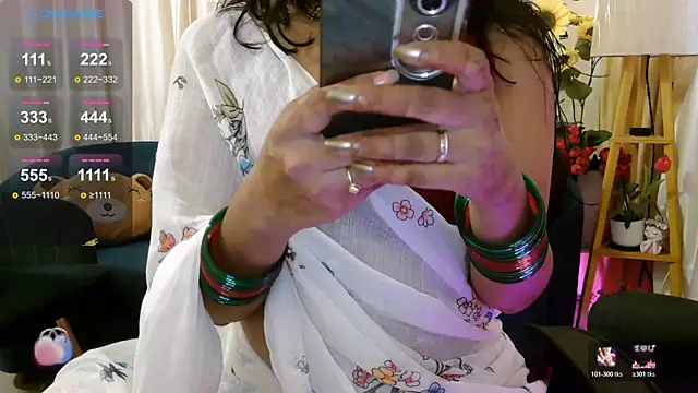 Snapshot of apsara_tanu chatting on 04.22.26 apsara tanu online show from 04.22.26
