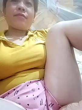 Snapshot of -Luni- chatting on 04.09.26 -Luni- online show from 04.09.26