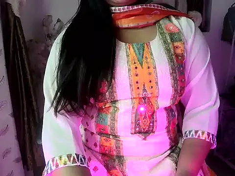 Snapshot of Rani_015 chatting on 04.07.26 Rani 015 online show from 04.07.26