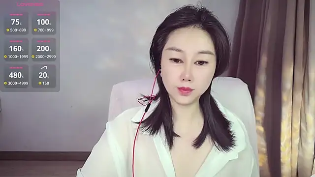 Snapshot of Eva-000 chatting on 06.24.26 Eva-000 online show from 06.24.26