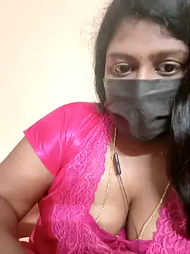 Snapshot of Romantic_Woman chatting on 04.18.26 Romantic Woman online show from 04.18.26