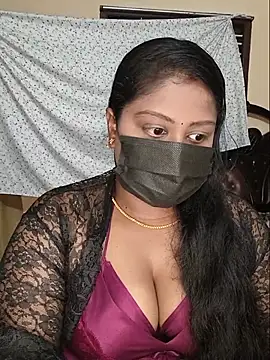 Snapshot of Romantic_Woman chatting on 05.18.26 Romantic Woman online show from 05.18.26
