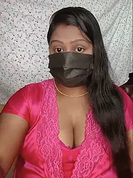 Snapshot of Romantic_Woman chatting on 05.19.26 Romantic Woman online show from 05.19.26