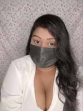 Snapshot of Romantic_Woman chatting on 06.17.26 Romantic Woman online show from 06.17.26
