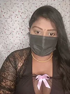 Snapshot of Romantic_Woman chatting on 06.19.26 Romantic Woman online show from 06.19.26