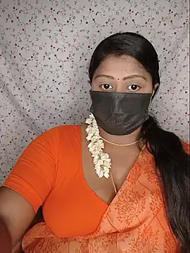 Snapshot of Romantic_Woman chatting on 07.18.26 Romantic Woman online show from 07.18.26