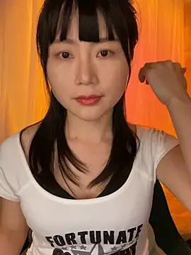 Snapshot of yaya0302 chatting on 04.15.26 yaya0302 online show from 04.15.26