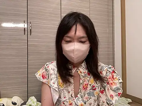 Snapshot of lemonade_madame chatting on 07.16.26 lemonade madame online show from 07.16.26