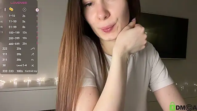 Snapshot of VioletLyn chatting on 05.27.26 VioletLyn online show from 05.27.26