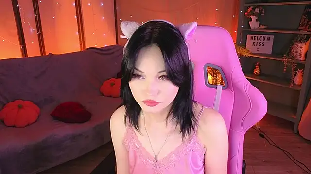 LilySparkls online show from 06.04.26