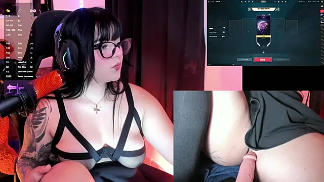 Snapshot of EternaAura_ chatting on 06.12.26 EternaAura online show from 06.12.26