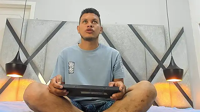 NohaBrooks online show from 04.05.26