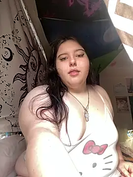 Snapshot of avery__1 chatting on 06.14.26 avery 1 online show from 06.14.26