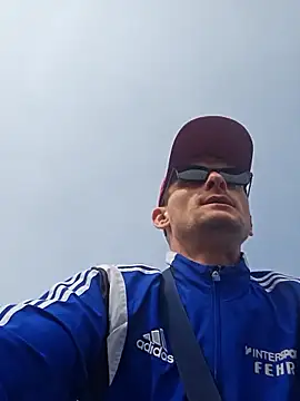 Snapshot of UpbeatXiphias chatting on 04.10.26 UpbeatXiphias online show from 04.10.26