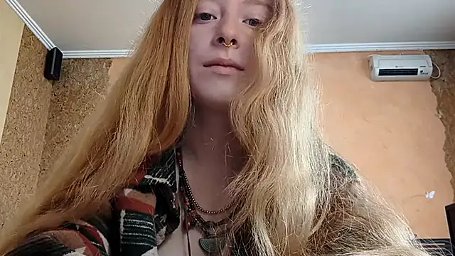 Snapshot of KateVibe_01 chatting on 06.22.26 KateVibe 01 online show from 06.22.26