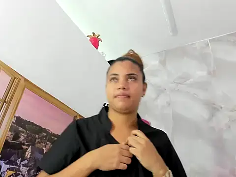 EllyBloom online show from 05.05.26