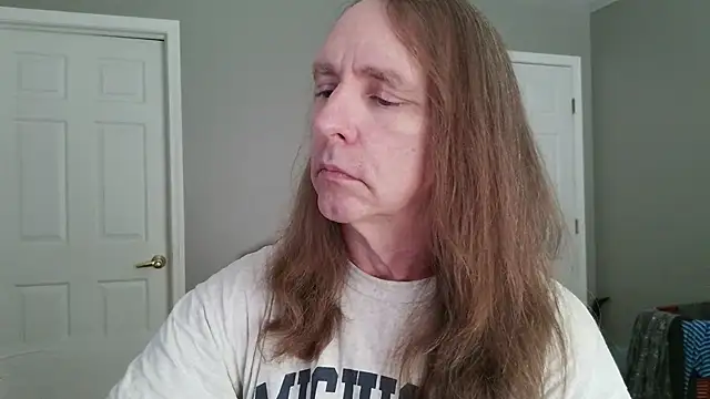 Magnus Luv online show from 07.15.26