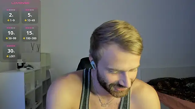 Snapshot of Paul_Rolex chatting on 12.15.25 Paul Rolex online show from 12.15.25