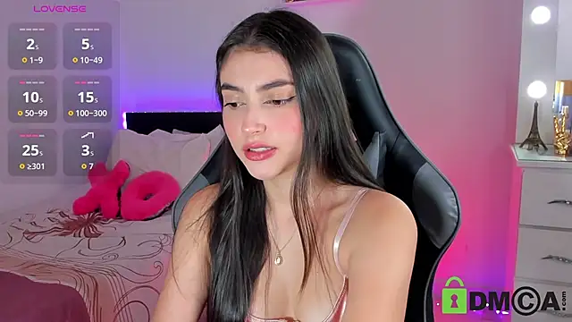 Snapshot of esmeralda_le chatting on 04.11.26 esmeralda le online show from 04.11.26