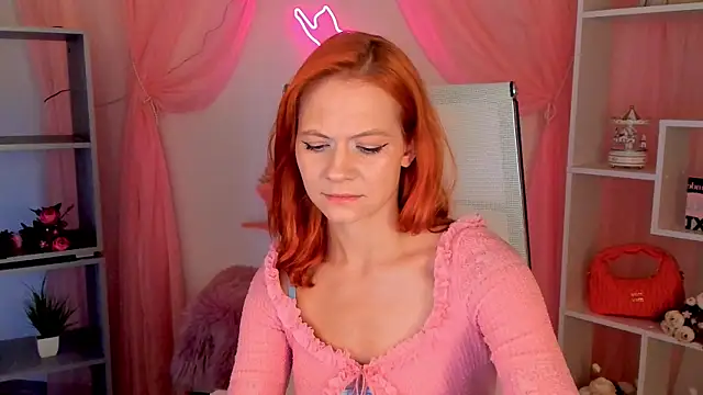 Snapshot of LisaAris chatting on 07.17.26 LisaAris online show from 07.17.26