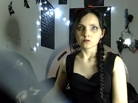Snapshot of salomediamond chatting on 05.20.26 salomediamond online show from 05.20.26