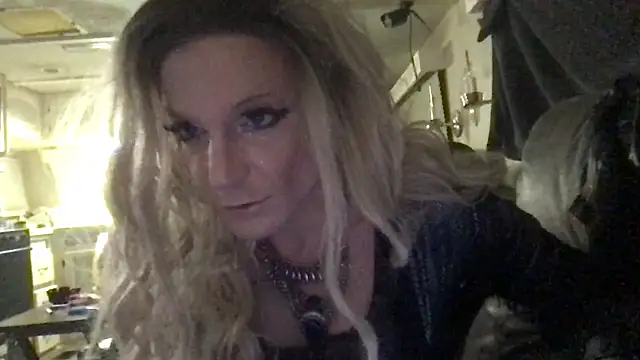 GypsiiCornel online show from 04.26.26