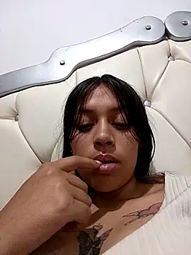 Snapshot of mara-ross chatting on 04.07.26 mara-ross online show from 04.07.26