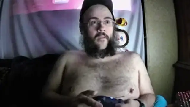 Snapshot of BriTheTopBear chatting on 04.07.26 BriTheTopBear online show from 04.07.26