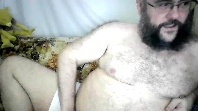 Snapshot of BriTheTopBear chatting on 04.20.26 BriTheTopBear online show from 04.20.26
