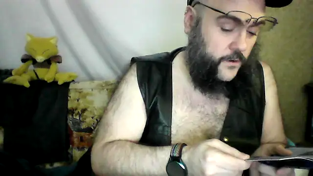 Snapshot of BriTheTopBear chatting on 05.14.26 BriTheTopBear online show from 05.14.26
