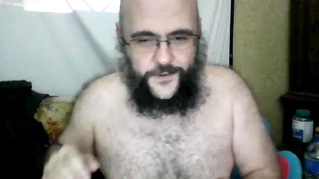Snapshot of BriTheTopBear chatting on 05.18.26 BriTheTopBear online show from 05.18.26