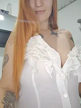 Snapshot of LeonaFox chatting on 07.09.26 LeonaFox online show from 07.09.26